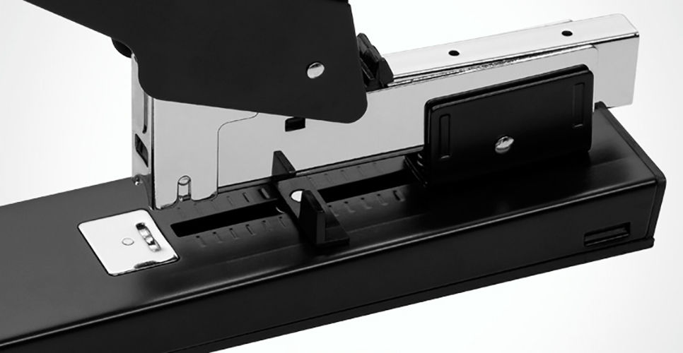 GP4000-grampeador-28-centimetros-detalhe